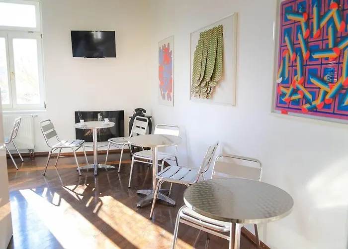 Budget Dbl Free Breakfast Apartment